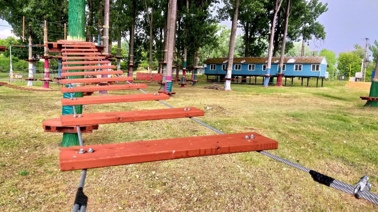 מלון Rakamaz Tisza Camping & Kalandpark Tokaj מראה חיצוני תמונה